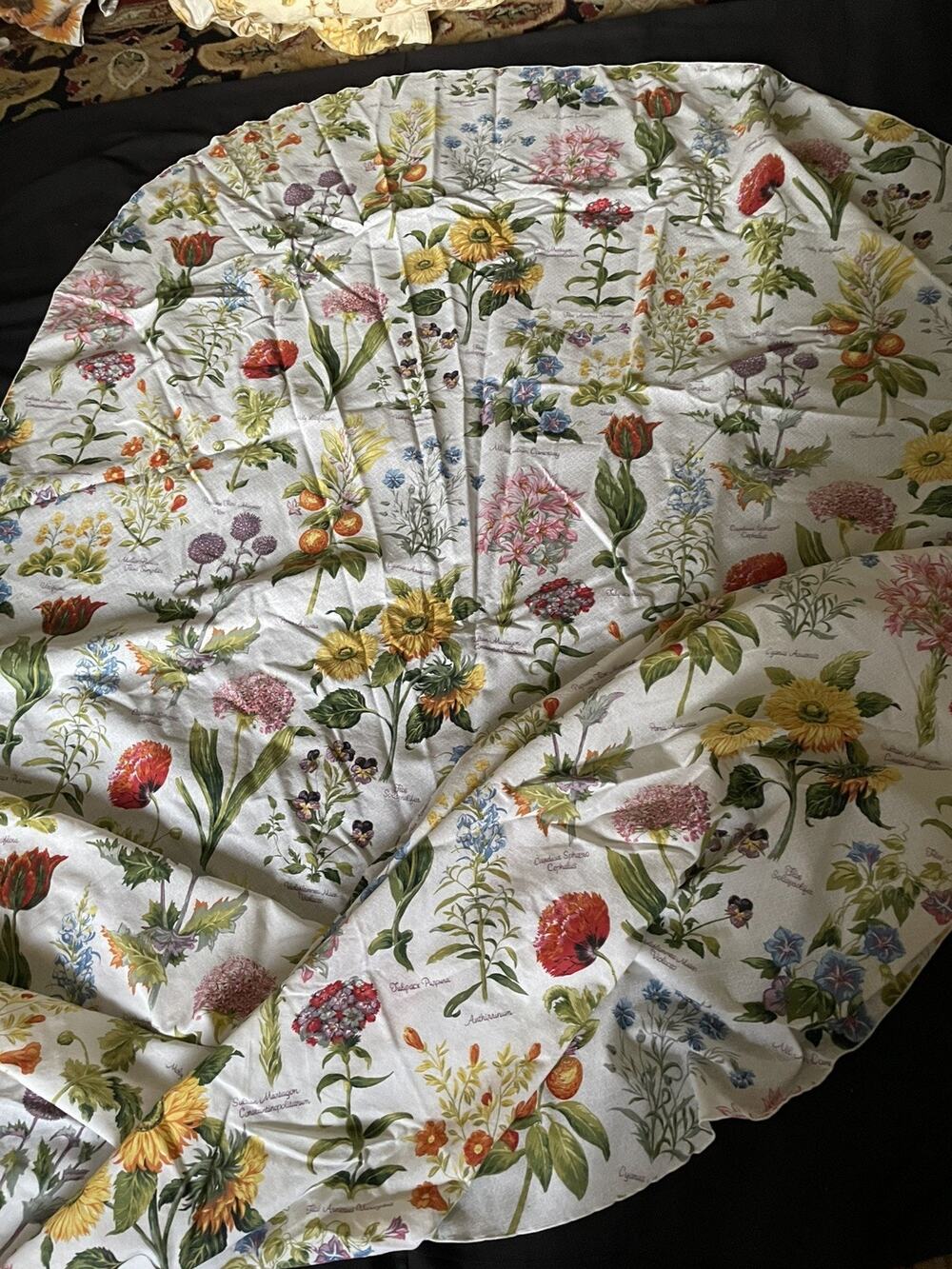 Outdoor Patio Tablecloth with Umbrella Hole and zipper botanical floral